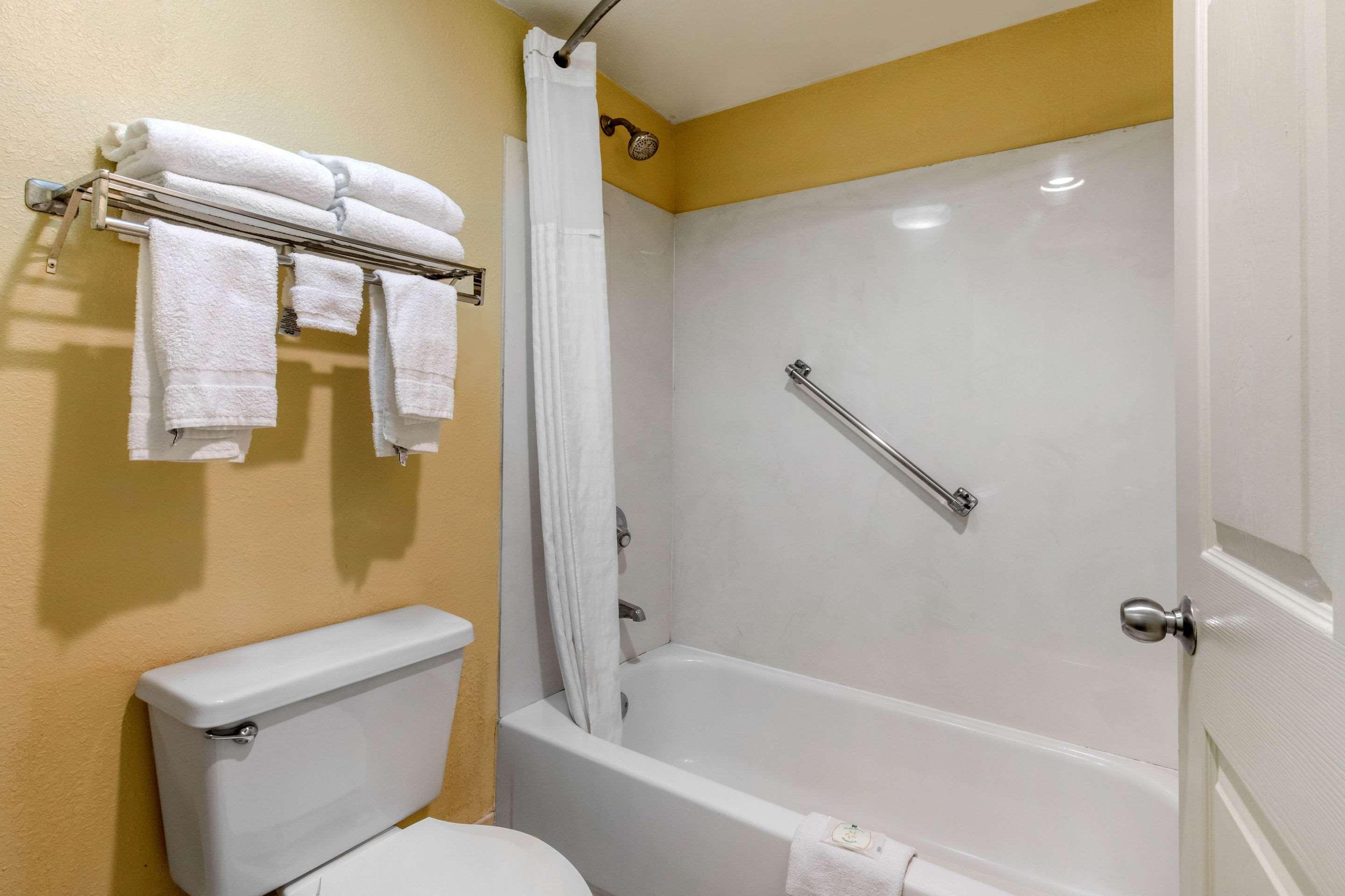 Quality Inn Lebanon Exterior photo